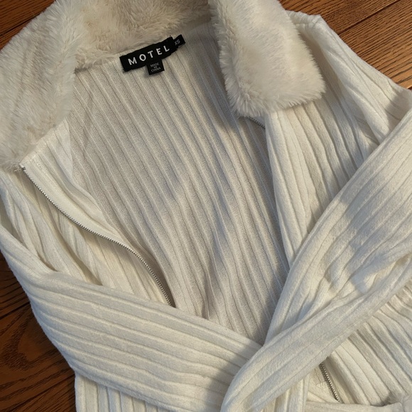 Motel Rocks Loria fur cardigan white - Picture 5 of 6